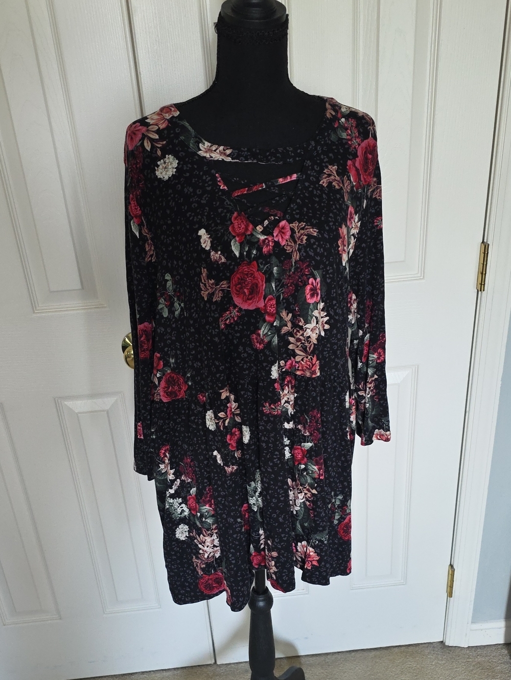 torrid Black Floral Swing Tunic with Red Rose Print